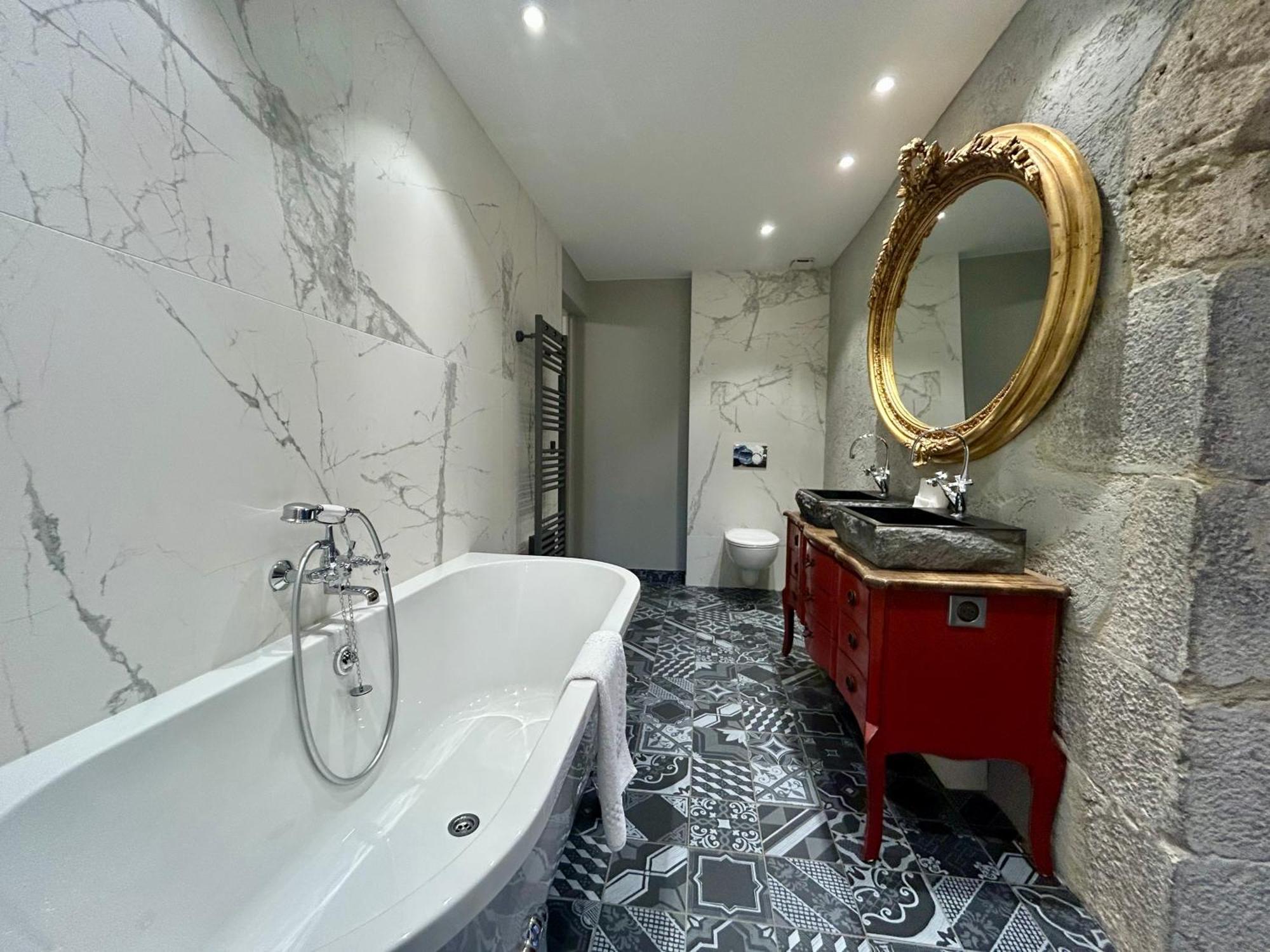 Chateau De La Rive - Suite Prestige - Chambre 2 Personnes Cruet Exterior foto